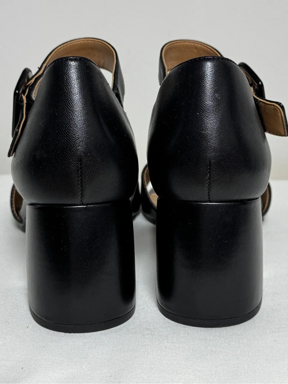 Vionic Chardonnay Black Leather Chunky Heeled Sandals